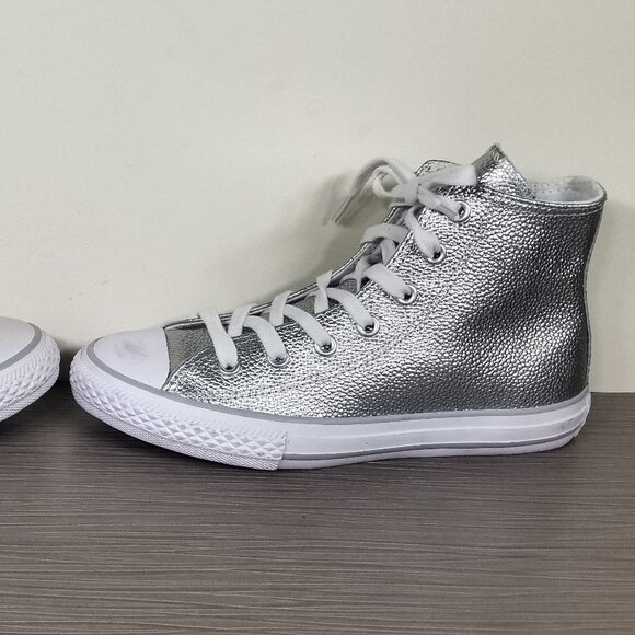 Converse Chuck Taylor All Star Sneakers, Silver Leather, Little Kid Size 3 / 35 - Picture 9 of 12